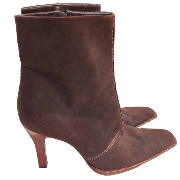 Tod’s Brown Suede Heeled Bootie SZ 9.5 - Picture 2 of 9